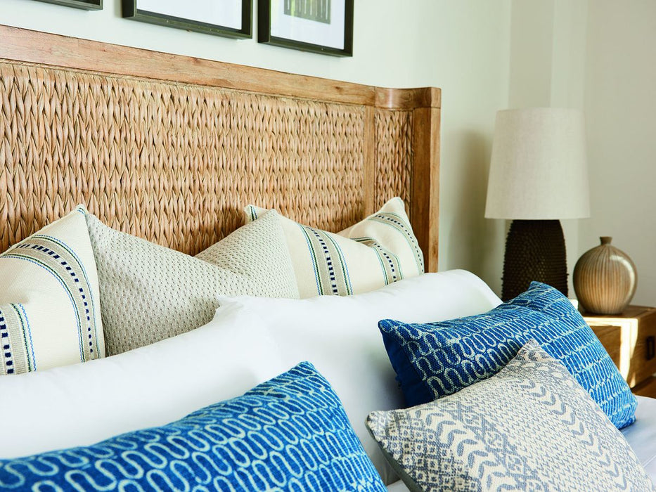 Tommy Bahama Home Los Altos Queen Ivory Coast Woven Bed in Natural Oak