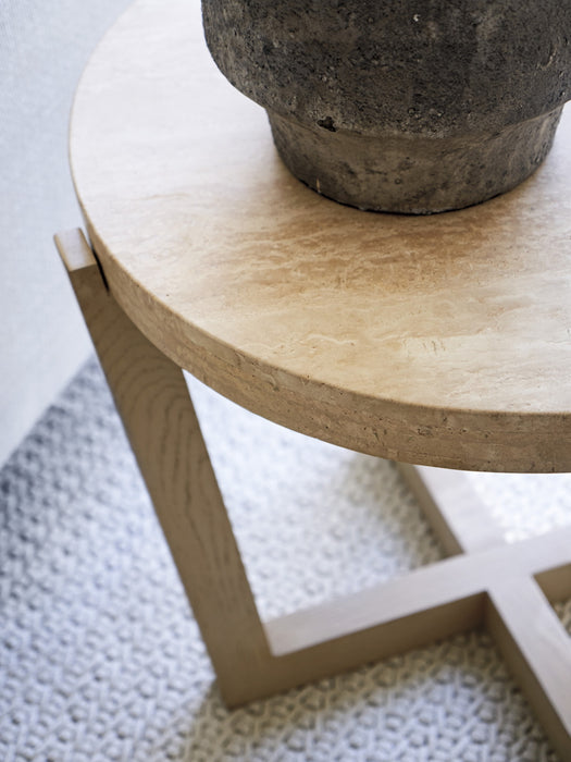 Lexington Furniture Sunset Key Shasta Round Lamp Table in Sand Drift