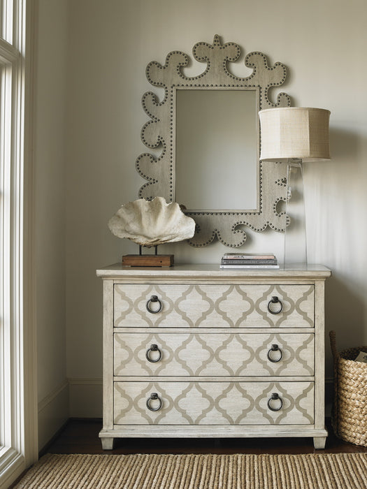 Lexington Oyster Bay Brookhaven Hall Chest in Light Oyster Shell