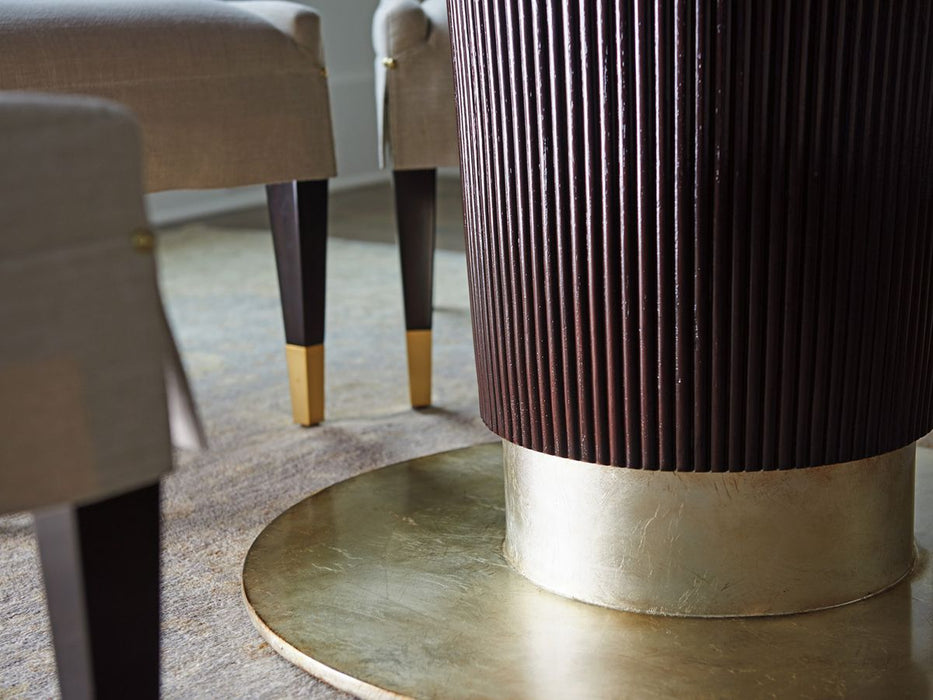 Lexington Furniture Carlyle Waldorf Round Dining Table