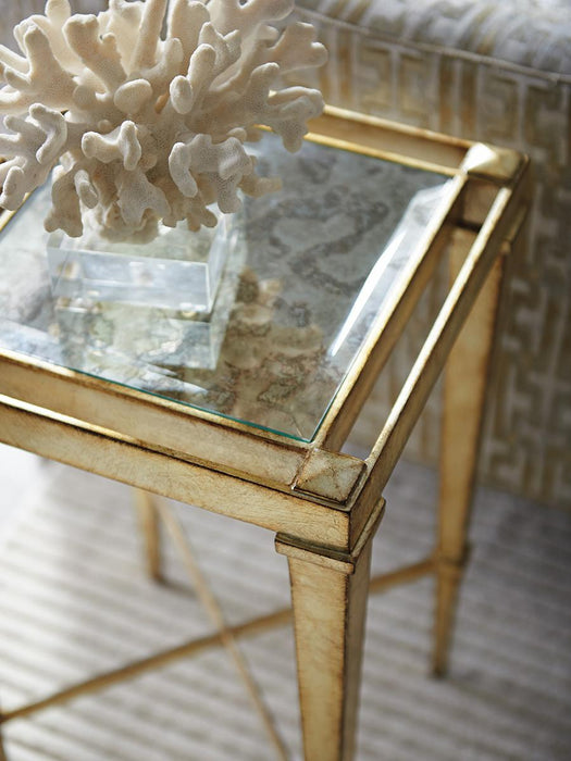 Lexington Furniture Carlyle Sheldon Chairside Table