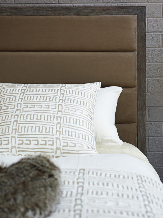 Lexington Furniture Santana California King Gramercy Upholstered Bed in Priano