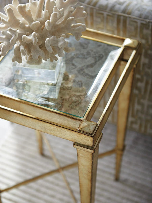 Lexington Furniture Carlyle Sheldon Chairside Table